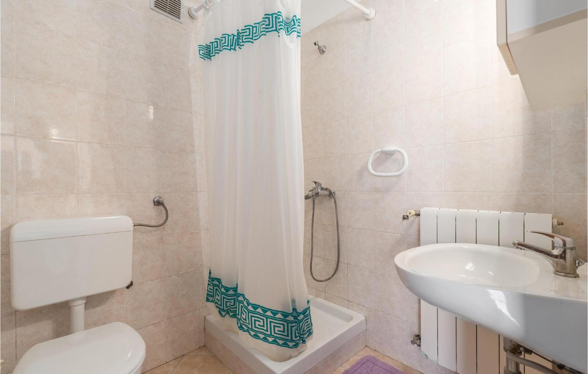Beautiful Home In Visnjan With Wifi Luaran gambar