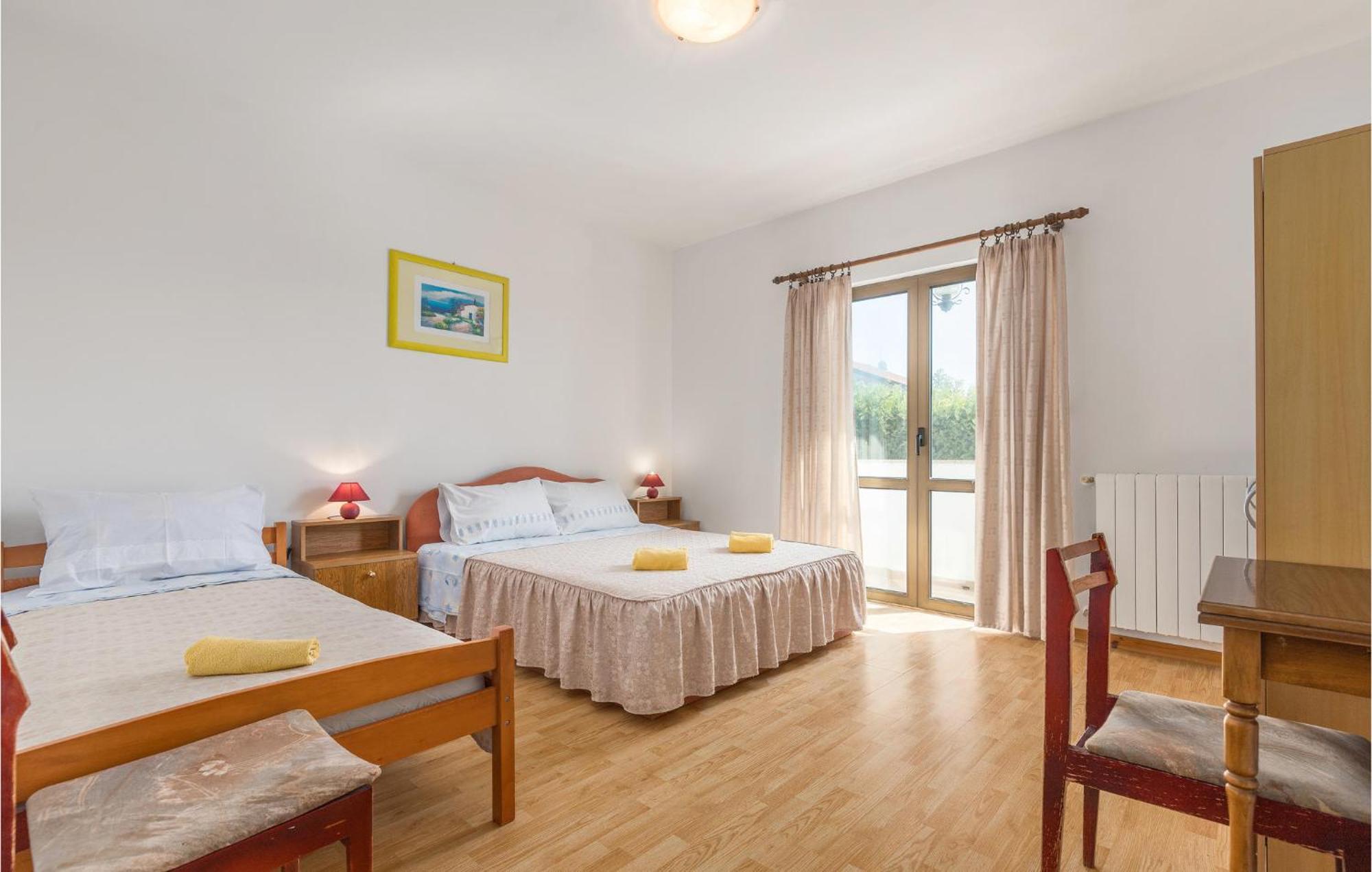 Beautiful Home In Visnjan With Wifi Luaran gambar