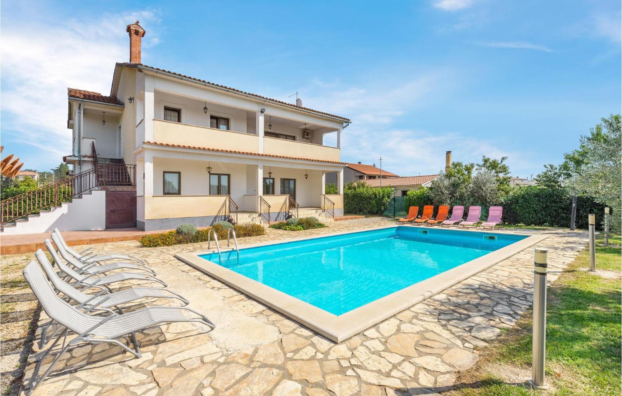 Beautiful Home In Visnjan With Wifi Luaran gambar